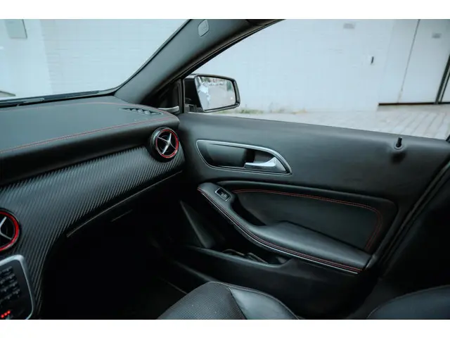 Mercedes-Benz A-Klasse 250 Sport 2012 Benzine 21