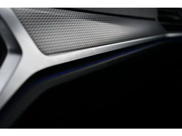 BMW 3 Serie Touring 320i M-Sport 2020 Benzine 59