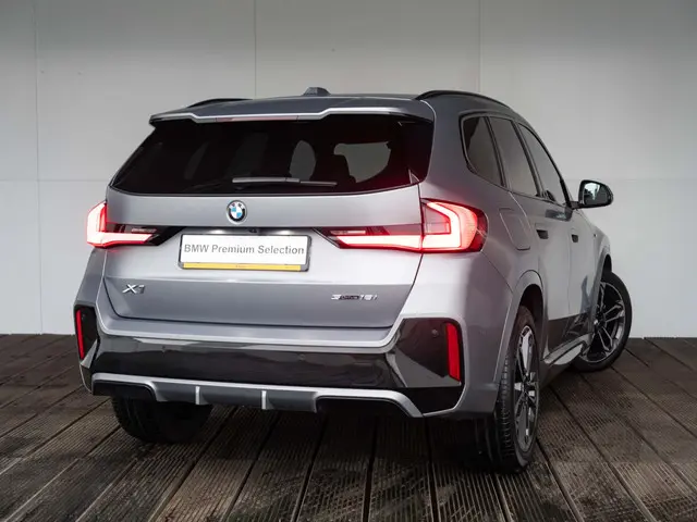 BMW X1 sDrive18i 2022 Benzine 2