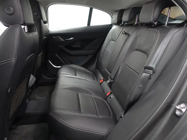 Jaguar I-PACE EV400 SE 90 kWh Aut- 2018 Elektrisch 21