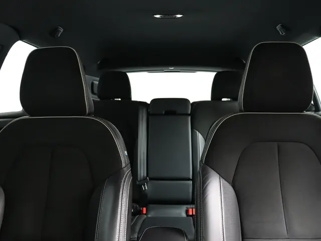 Volvo XC40 T2 Automaat R-Design 2021 Benzine 11