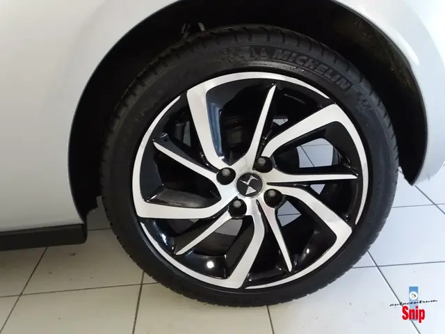 DS DS 3 1.2 PureTech So Chic 2016 Benzine 22