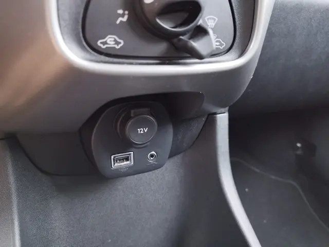 Peugeot 108 1.0 e-VTi Blue Lease ** Airco ** 2015 Benzine 13