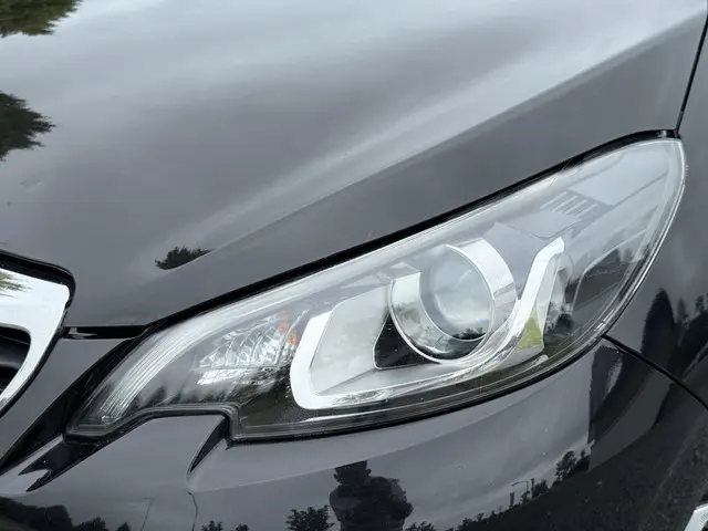 Peugeot 108 1.0 e-VTi Active 2015 Benzine 24