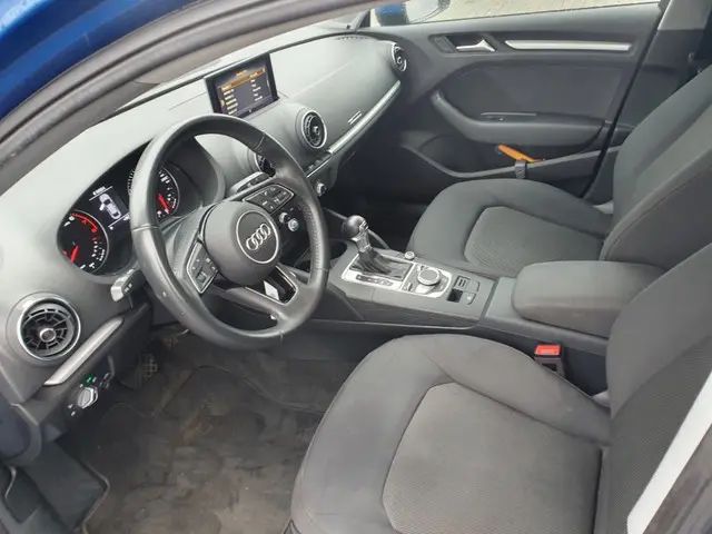 Audi A3 Limousine 1.0 TFSI Autom 2e eig 2018 Benzine 12
