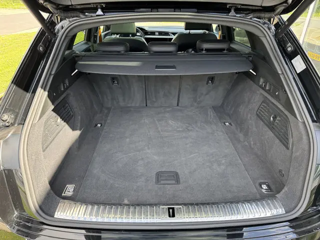 Audi e-tron 55 quattro S edition 2022 Elektrisch 14