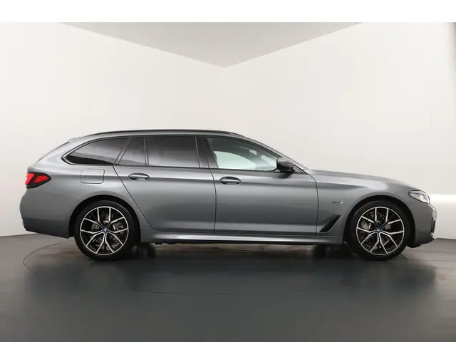 BMW 5 Serie Touring 530e xDrive 2024 Hybride Benzine 7