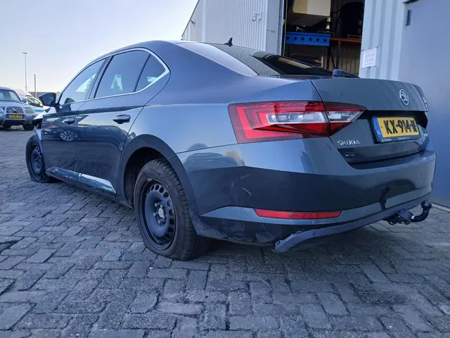 Škoda Superb 1.8 TSI Style Business WOK!! 2017 Benzine 4