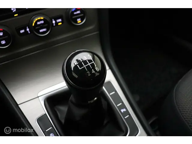 Volkswagen Golf 1.0 TSI Comfortline 2017 Benzine 23