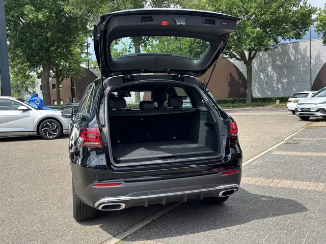 Mercedes-Benz GLC 300e 4MATIC 2022 Hybride Benzine 6