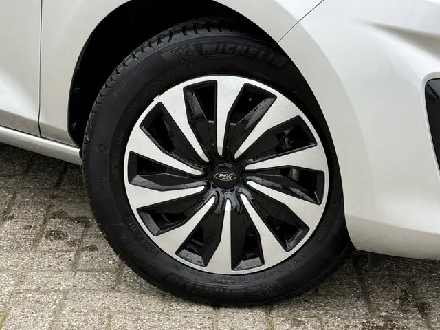 Ford Fiesta 1.0 EcoBoost 100PK Titanium 2022 Benzine 9