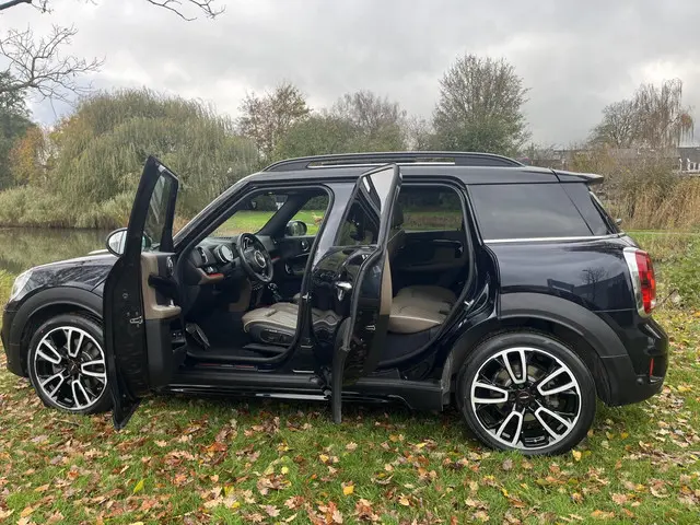 MINI Countryman Cooper S E ALL4 AT 2019 Hybride Benzine 7