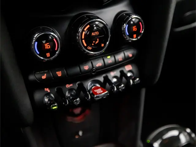 MINI Cooper Mini 1.5 2018 Benzine 9