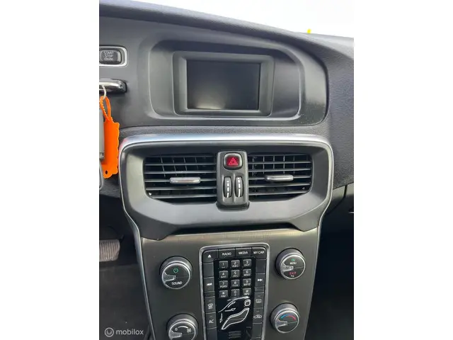 Volvo V40 1.6 T4 Summum 2014 Benzine 16