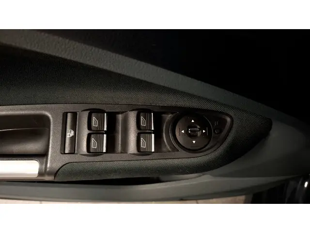 Ford C-MAX 1.0 Titanium 2014 Benzine 15