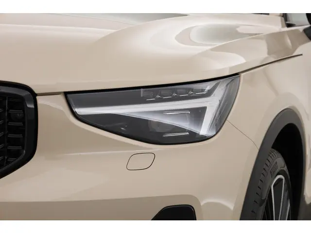 Volvo XC40 2.0 B4 Ultra Dark 2024 Hybride Benzine 25