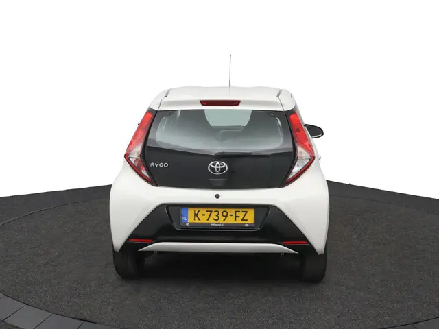 Toyota Aygo 1.0 VVT-i x-play 2020 Benzine 45