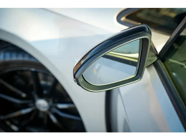 Volkswagen Golf 2.0 TSI 4Motion R 2017 Benzine 34