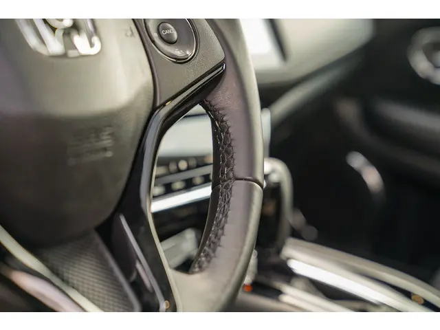 Honda HR-V 1.5i VTEC EXECUTIVE 2018 Benzine 48