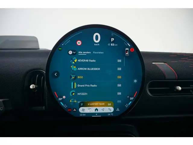 MINI 5-Deurs Cooper 2024 Benzine 18