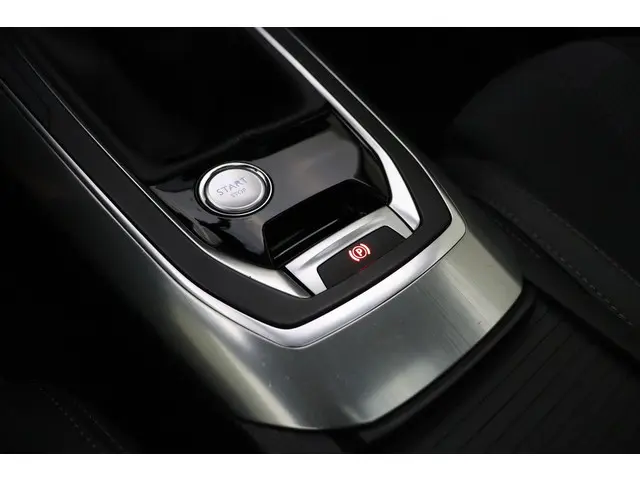 Peugeot 308 1.2 PureTech Allure 2018 Benzine 24