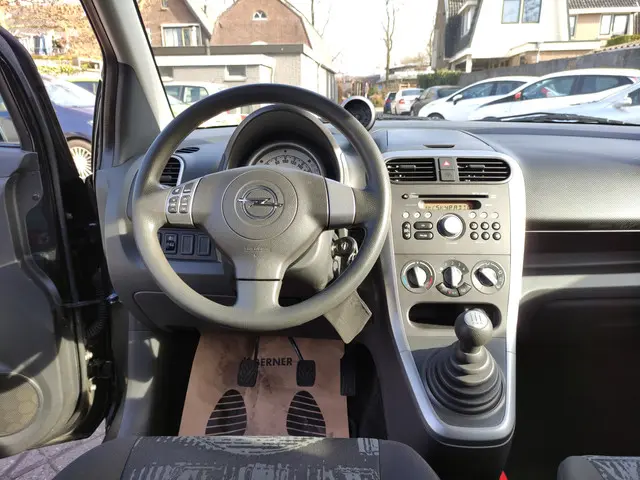 Opel Agila 1.0 Edition APK tot 22-03-2026 2012 Benzine 7