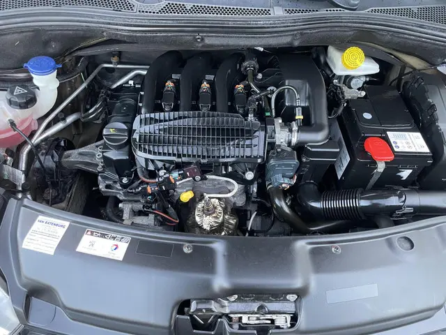 Peugeot 208 1.2 VTi Active, Airco , Carplay 2013 Benzine 8