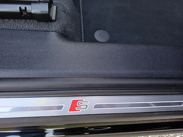 Audi Q3 35 TFSI S edition 2021 Hybride Benzine 40