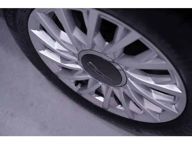 Fiat 500C 0.9 TwinAir Turbo Lounge 2019 Benzine 29
