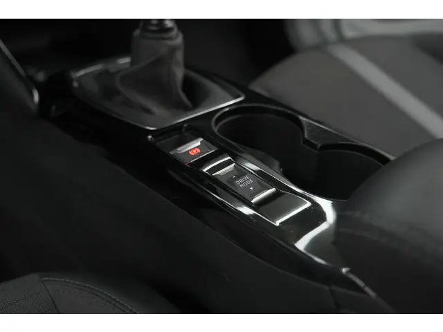 Peugeot 208 PureTech 100 Allure 2022 Benzine 34