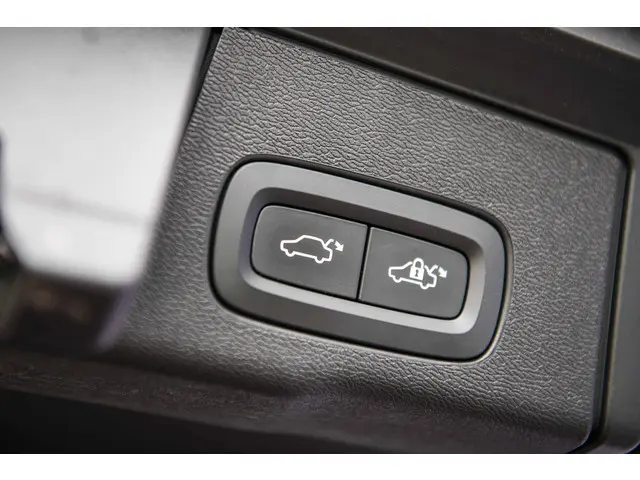 Volvo XC60 2.0 T5 Inscription 2018 Benzine 31