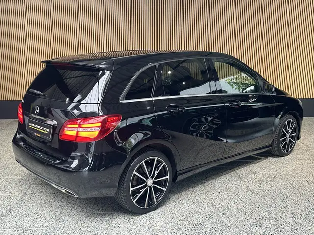 Mercedes-Benz B-Klasse 180 AMG-Pakket 2017 Benzine 29