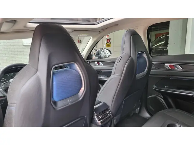Lynk & Co 01 1.5 2022 Hybride Benzine 13