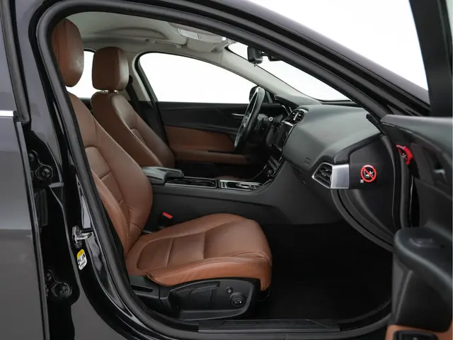 Jaguar XE 2.0 D Pure In-Control-Pack 2016 Diesel 11