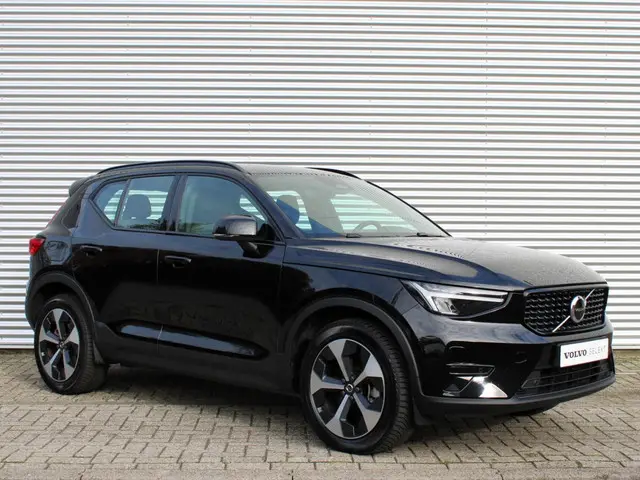 Volvo XC40 2.0 B4 Plus Dark 2025 Benzine 3