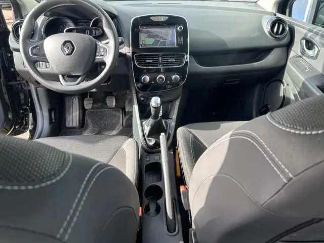 Renault Clio Estate 0.9 TCe Limited 2018 Benzine 17