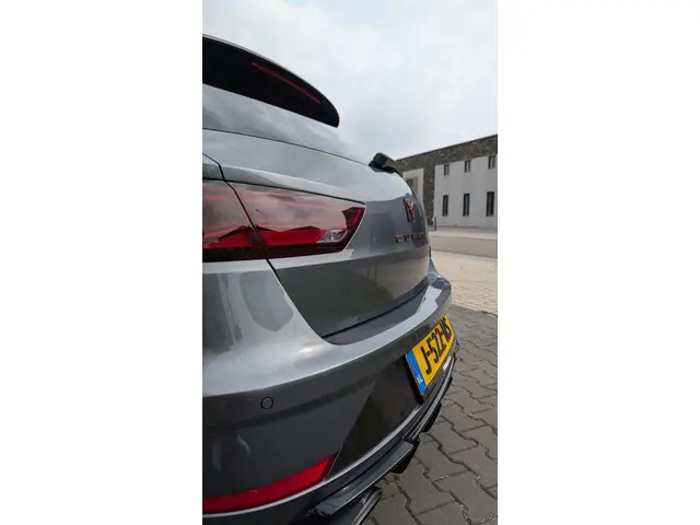SEAT Leon ST 2.0 TSI CUPRA 300 400+PK 2017 Benzine 8