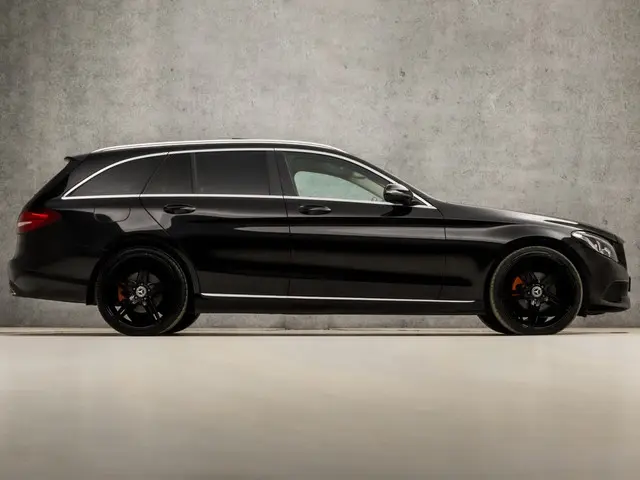 Mercedes-Benz C-Klasse 180 AMG Edition 1 2015 Benzine 4