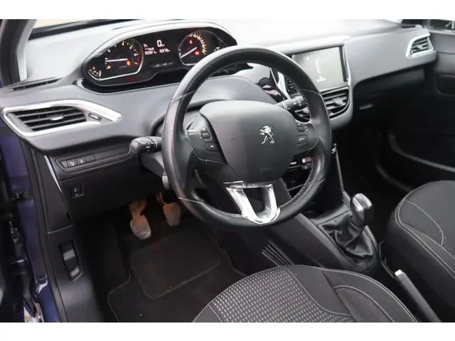 Peugeot 208 1.2 PureTech Allure 2015 Benzine 6