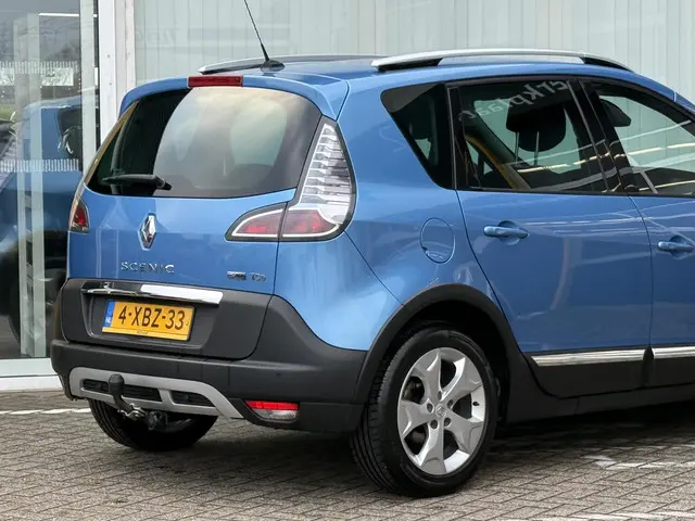 Renault Scénic Xmod 1.2 TCe Bose 2014 Benzine 33