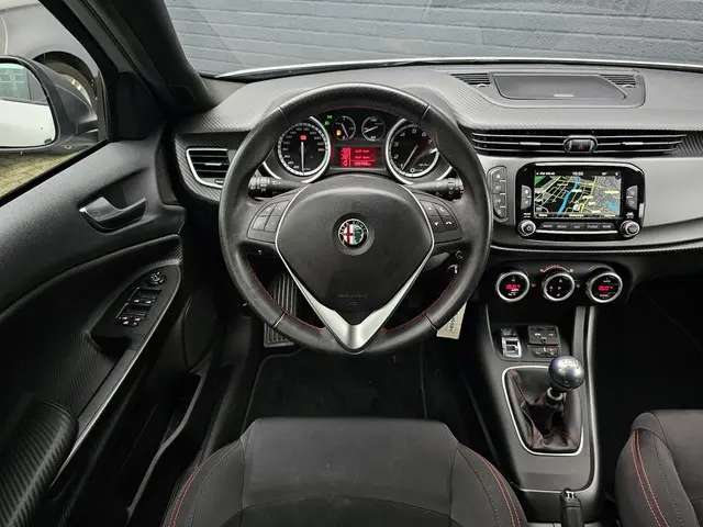Alfa Romeo Giulietta 1.4 T Sprint 2015 Benzine 18
