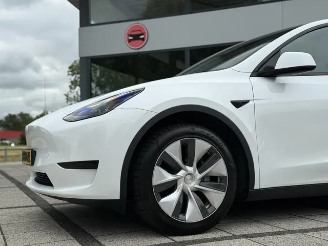 Tesla Model Y Aut. Range Plus 2022 Elektrisch 13