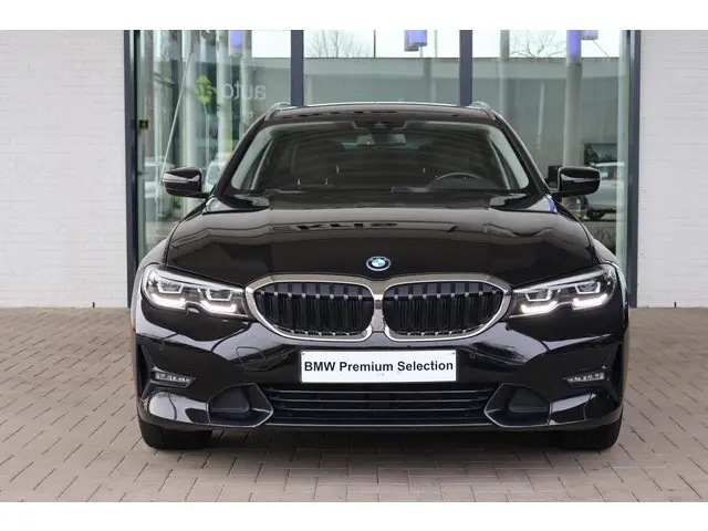 BMW 3 Serie Touring 320e 2022 Hybride Benzine 3