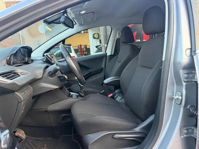 Peugeot 208 1.2 PureTech Allure 2019 Benzine 12