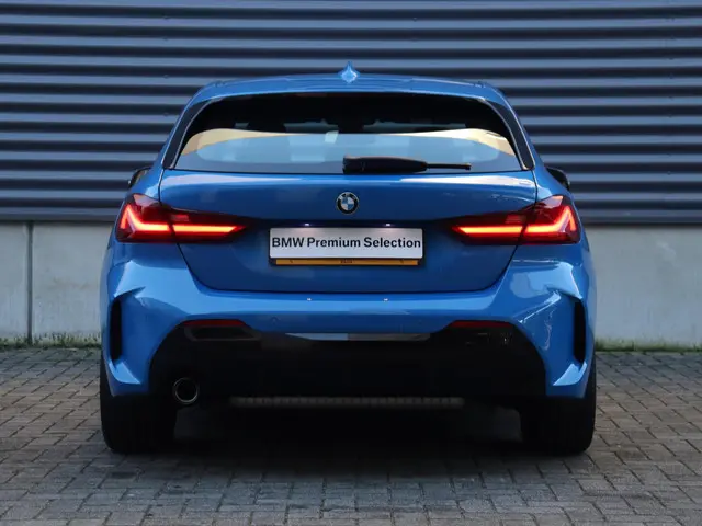 BMW 1 Serie 118i 2022 Benzine 4