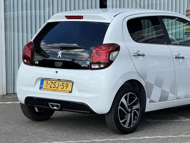 Peugeot 108 1.0 e-VTi Première 2015 Benzine 30