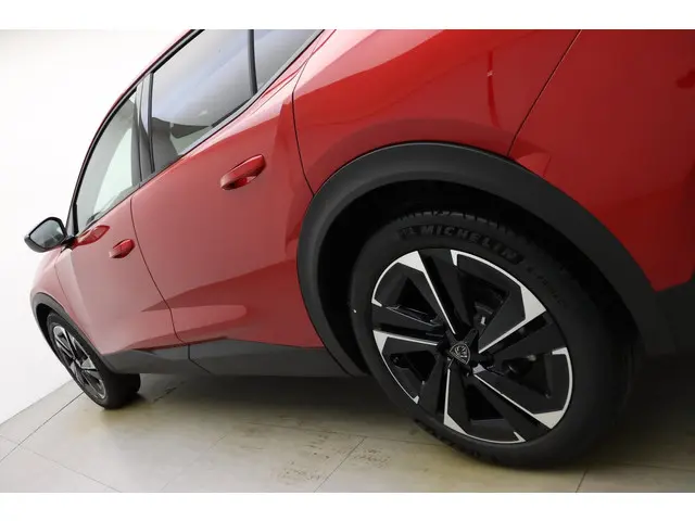 Peugeot 408 1.2T 130pk Allure Pack Automaat 2023 Benzine 21