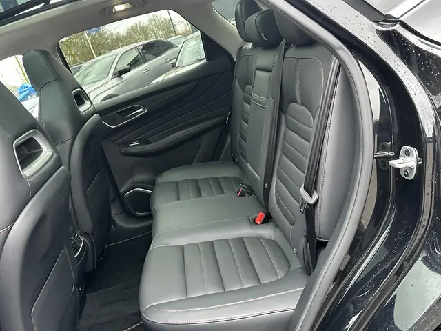 MG EHS 1.5 TGDI Luxury 2023 Hybride Benzine 11