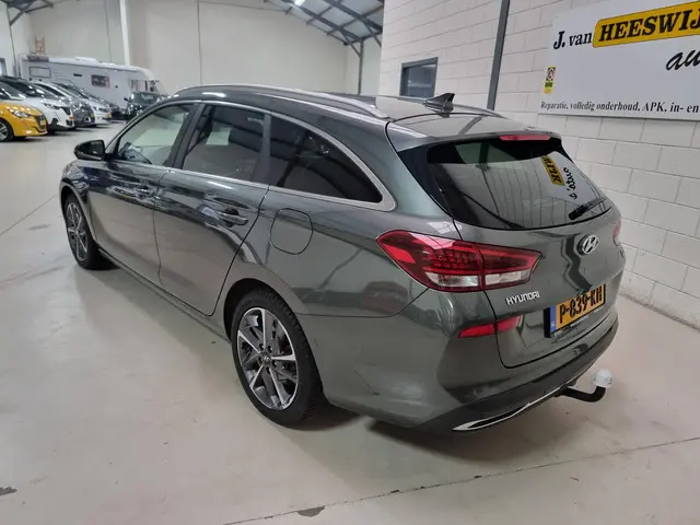 Hyundai i30 Wagon 1.5 T-GDi MHEV Premium 2022 Benzine 8