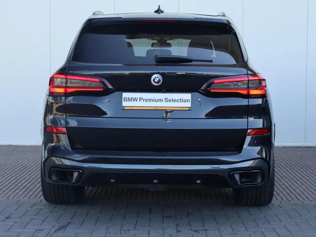 BMW X5 xDrive45e High Executive 2023 Hybride Benzine 6